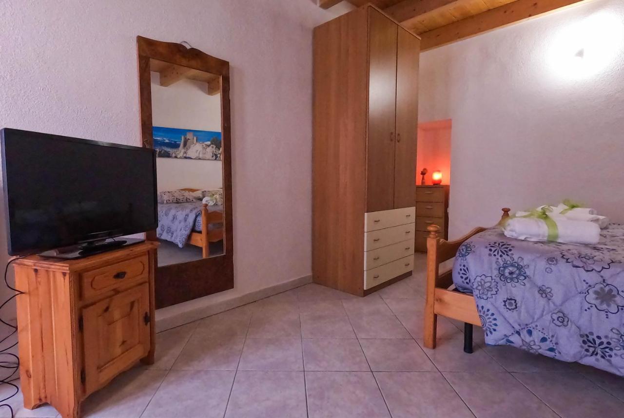 Bed and Breakfast San Domenico House - Centro Storico LʼAquila Exterior foto